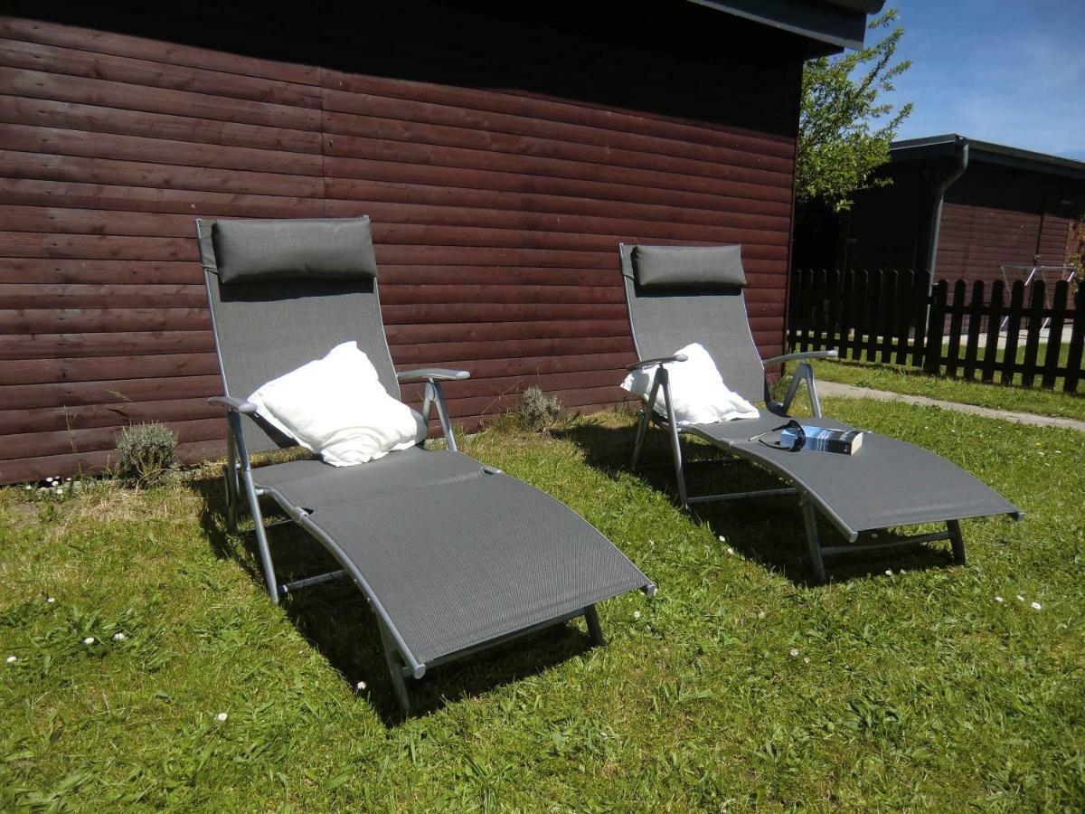 Boeltser Hus Ferienwohnungen Mit Strandkorb Und Kamin 10 Gehminuten Zum Kurtaxefreien Sandstrand Kraksdorf Exterior photo